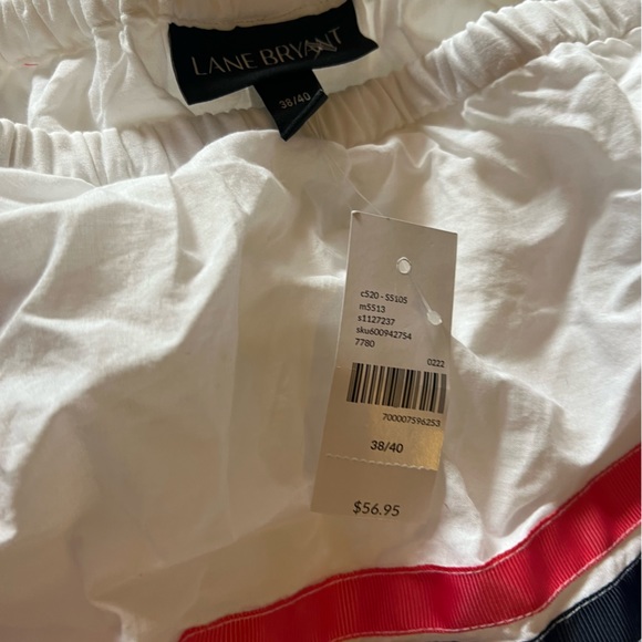 NWT Lane Bryant off shoulder ruffle white top. Size 38/40. - Picture 7 of 10